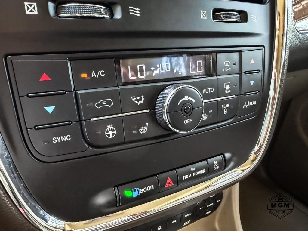 Chrysler Town & Country Limited 2012