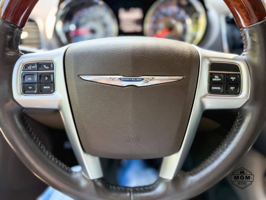 Chrysler Town & Country Limited 2012