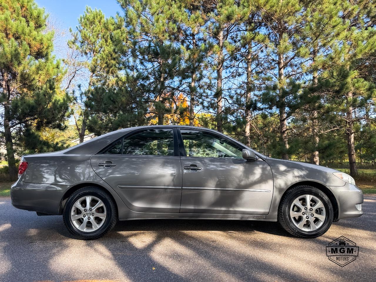 Toyota Camry photo 6