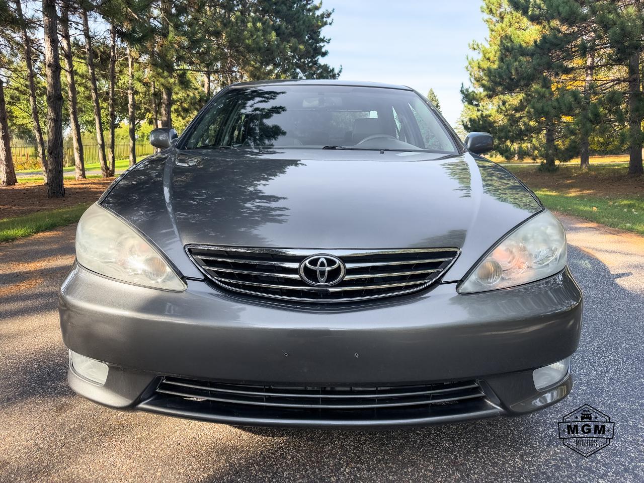 Toyota Camry photo 8