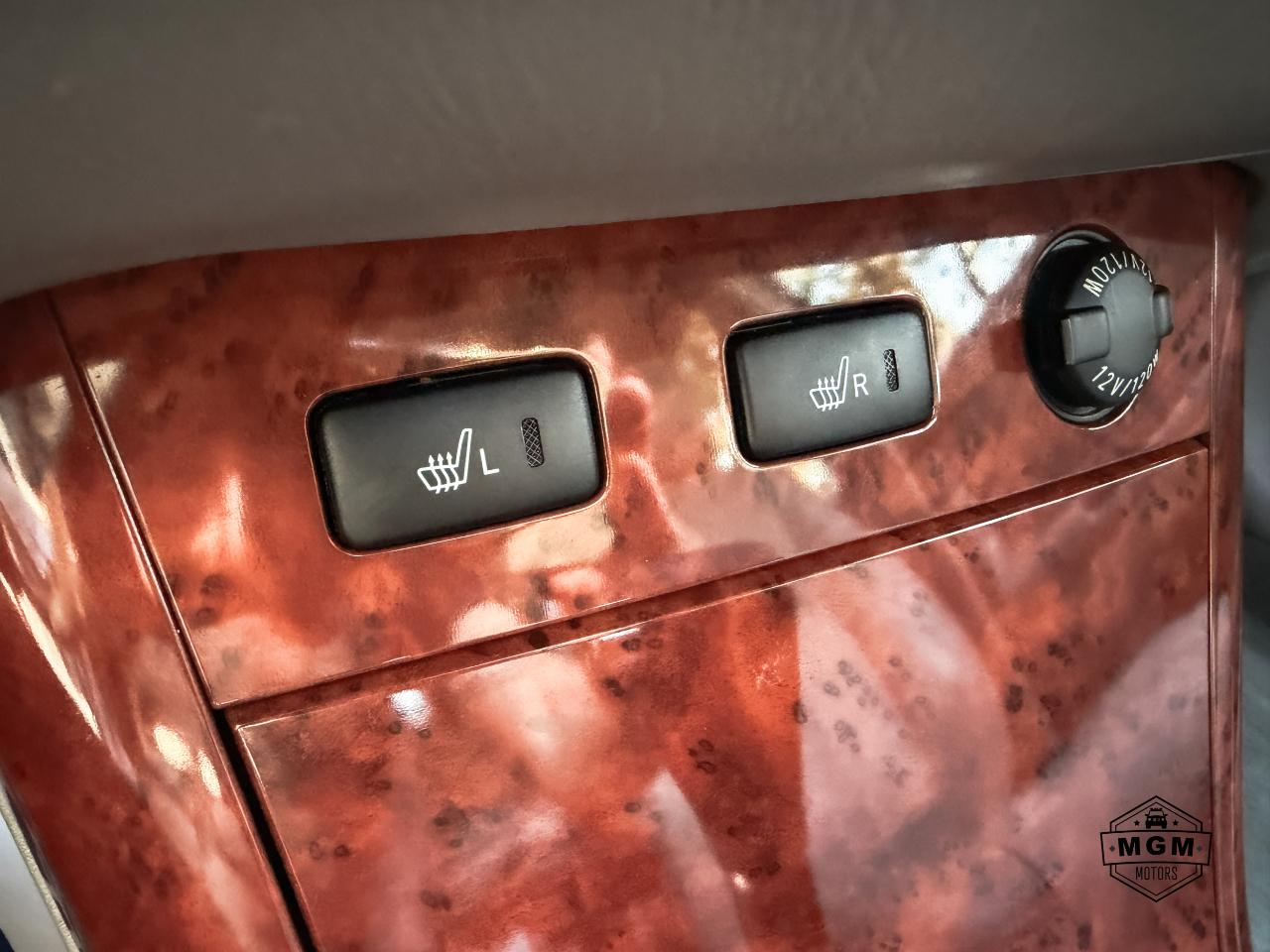 Toyota Camry photo 19