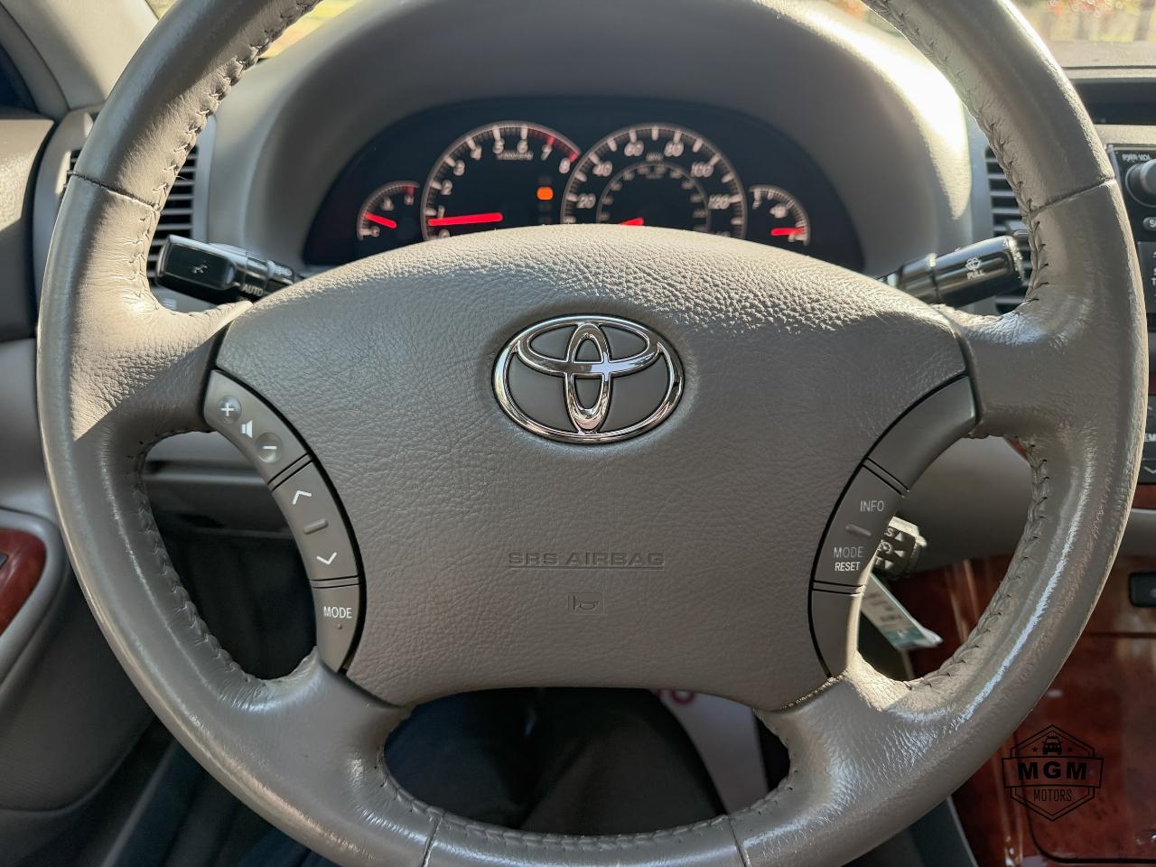 Toyota Camry photo 21