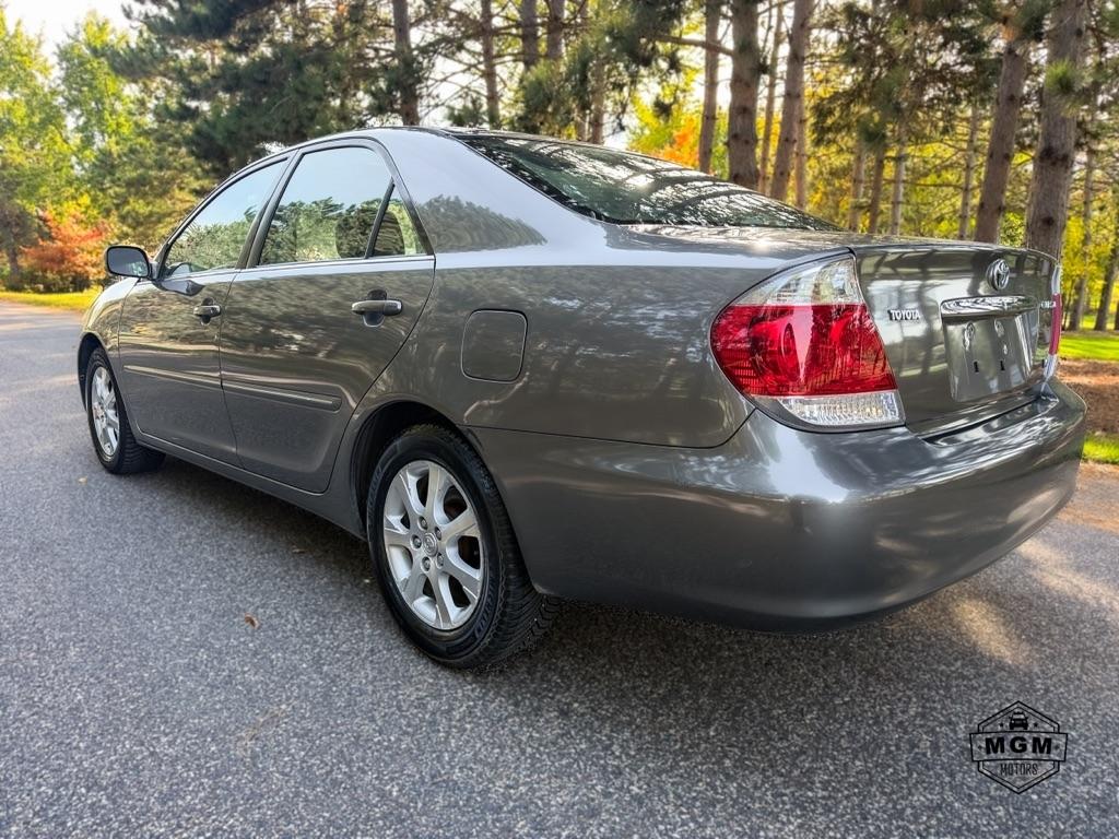Toyota Camry XLE V6 2006