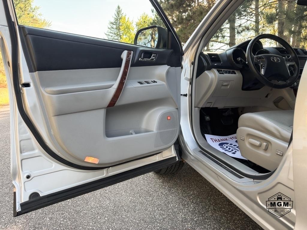 Toyota Highlander Limited 4WD 2013