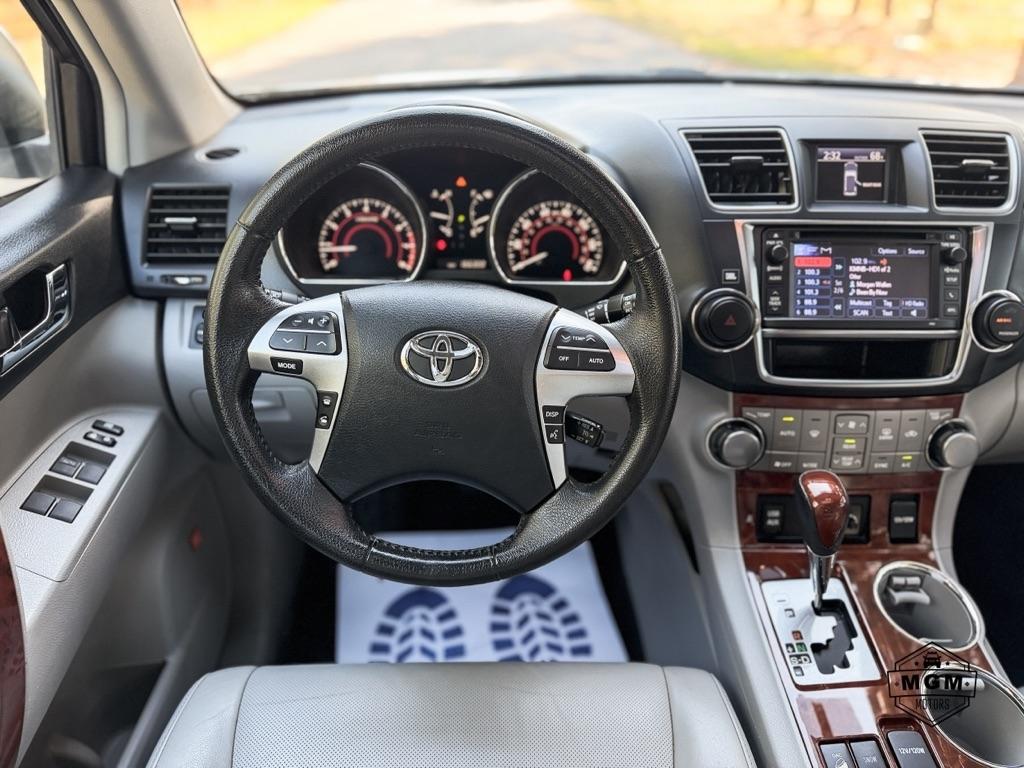 Toyota Highlander Limited 4WD 2013