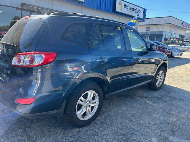 Hyundai Santa Fe GLS 2.4 FWD 2012 Hyundai Santa Fe GLS 2.4 FWD 2012
