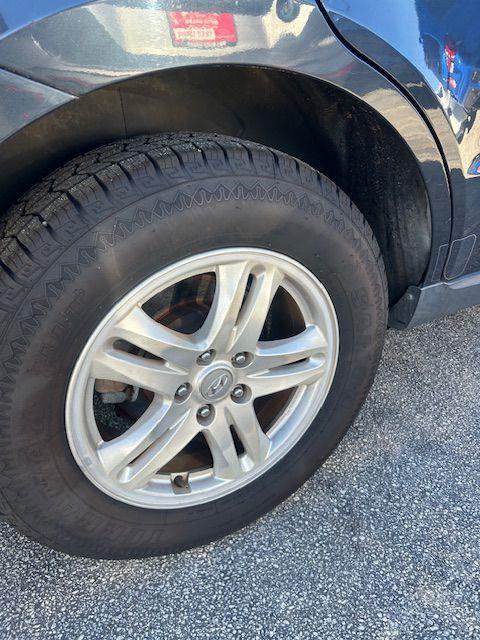 Hyundai Santa Fe GLS 2.4 FWD 2012 Hyundai Santa Fe GLS 2.4 FWD 2012