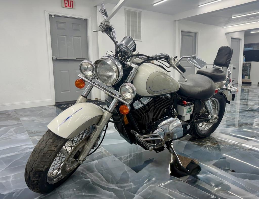 1996 Honda VT1100C2 MOTOR CYCLE