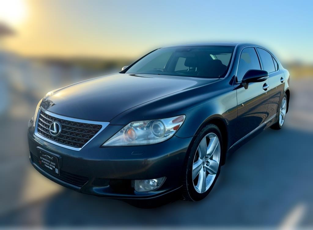 2011 Lexus LS Base's photo
