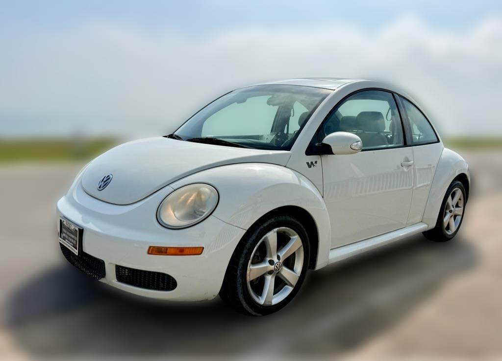 2008 Volkswagen New Beetle TRIPLE WHITE