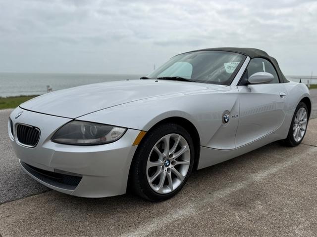 Silver 2007 BMW Z4 3.0i Roadster RWD Convertible Rear-Wheel Drive 6-Speed Manual