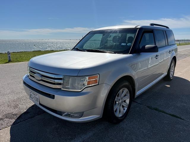 Silver 2012 Ford Flex SE SUV / Crossover Front-Wheel Drive Automatic