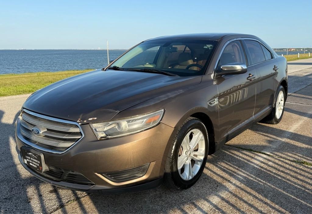 2015 Ford Taurus SE FWD's photo