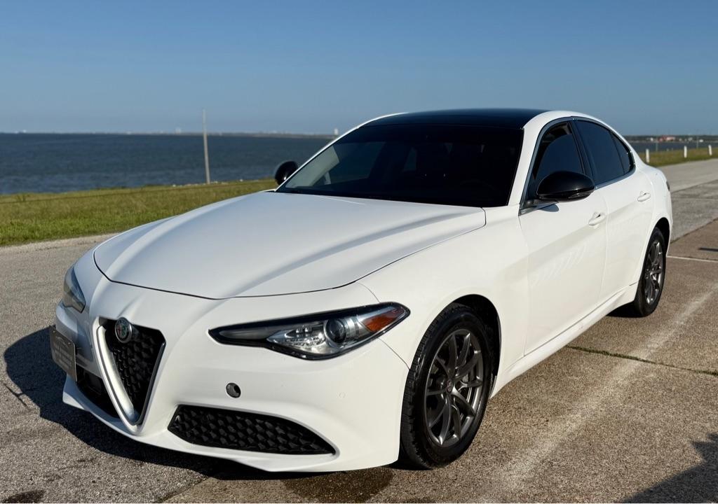 2018 Alfa Romeo Giulia 2.0 Auto AWD's photo