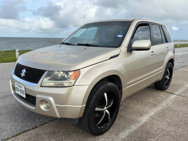 Gold 2007 Suzuki Grand Vitara Base 4WD SUV / Crossover Four-Wheel Drive Automatic