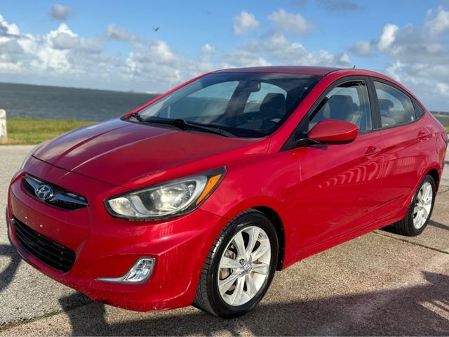 Red 2013 Hyundai Accent GLS Sedan FWD Sedan Front-Wheel Drive Automatic
