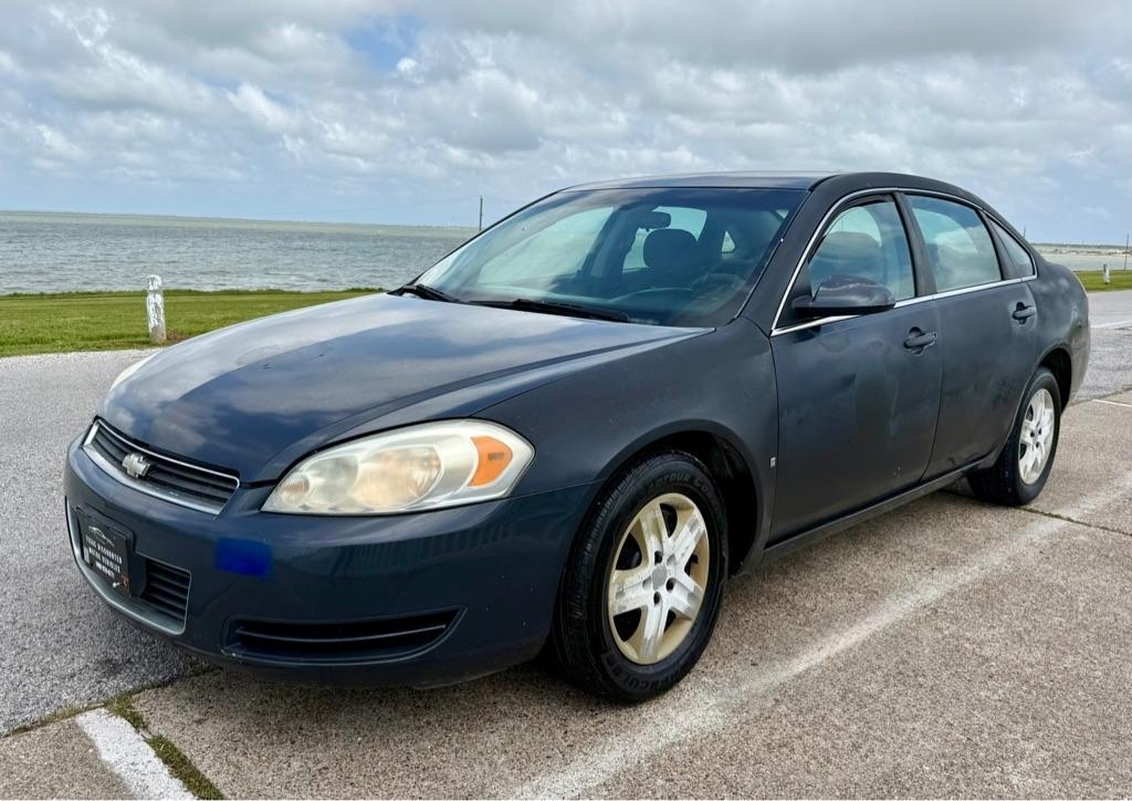2008 Chevrolet Impala Gris Sedán Tracción delantera Automática