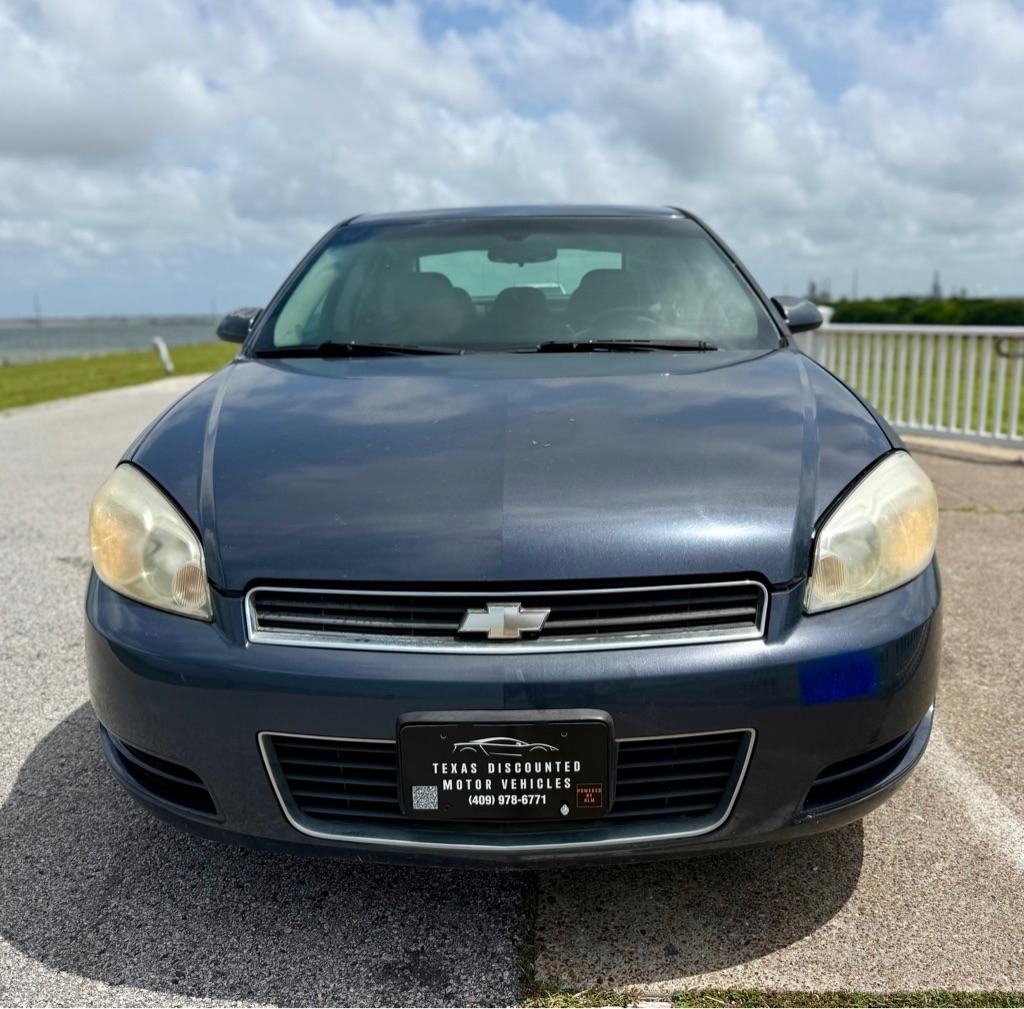 Chevrolet Impala photo 2