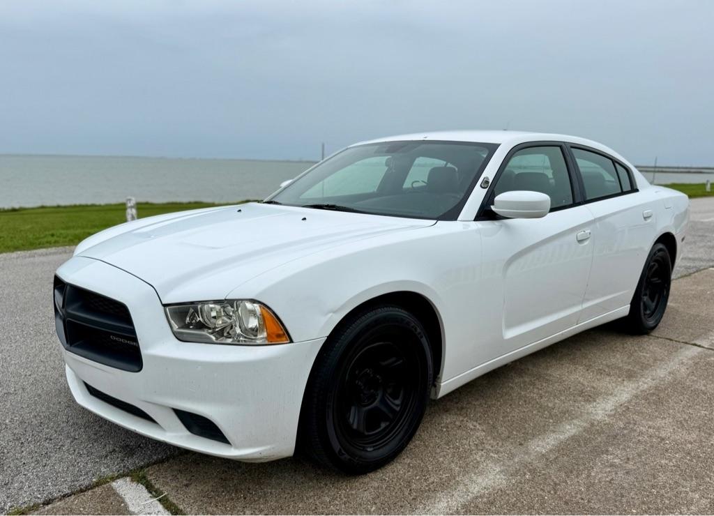 White 2014 Dodge Charger Sedan Rear-Wheel Drive Automatic
