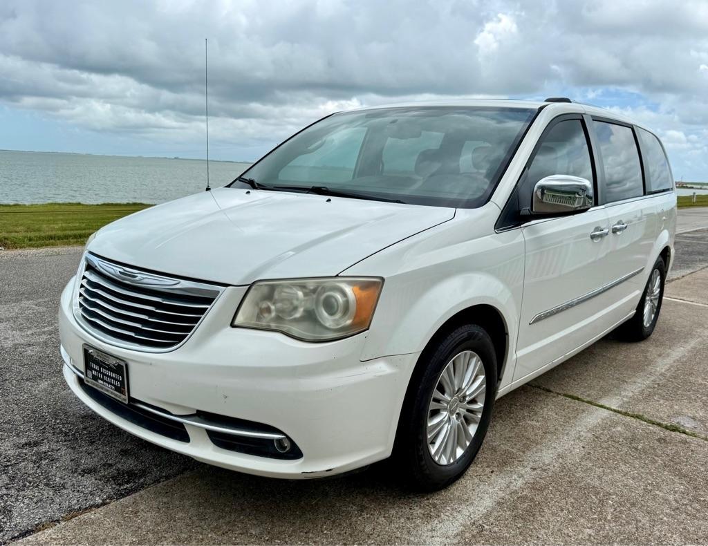 2012 Chrysler Town & Country LIMITED