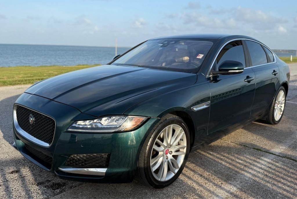 Black 2016 Jaguar XF Sedan Rear-Wheel Drive Automatic
