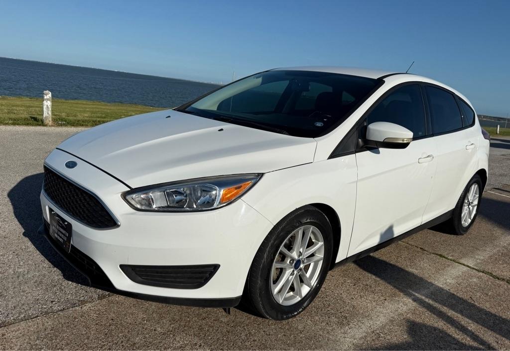 White 2017 Ford Focus Hatchback Front-Wheel Drive Automatic