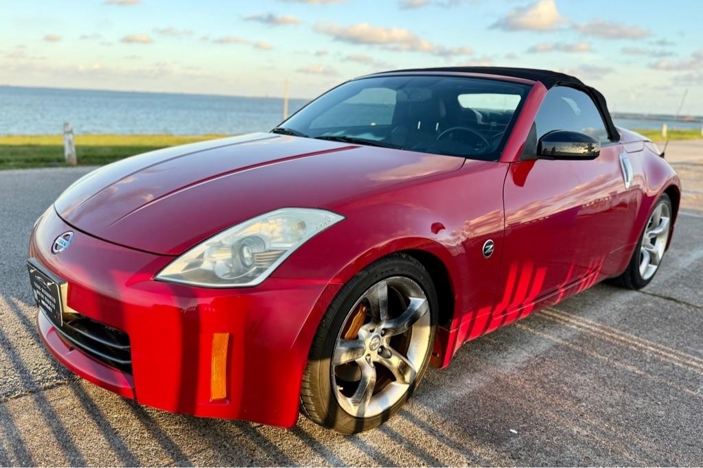 Black 2006 Nissan 350Z Coupe Rear-Wheel Drive Automatic