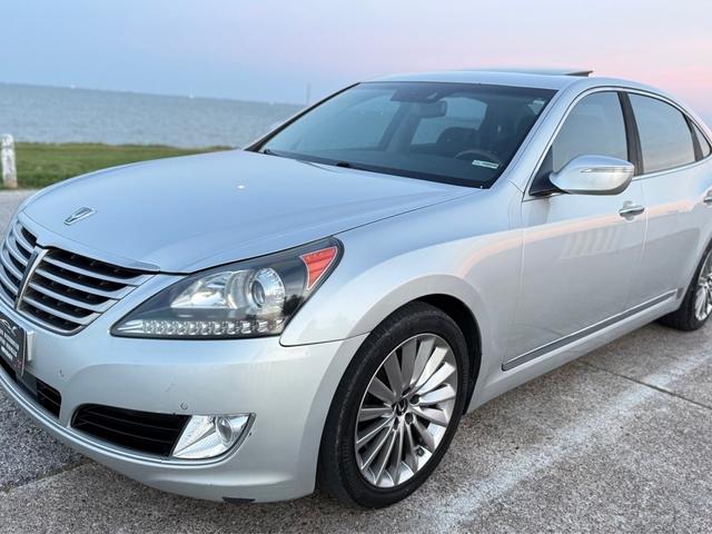 Silver 2014 Hyundai Equus Sedan Rear-Wheel Drive Automatic