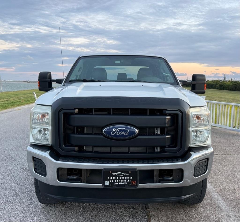 Ford F-250 photo 2