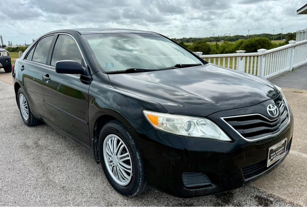 Toyota Camry photo 3