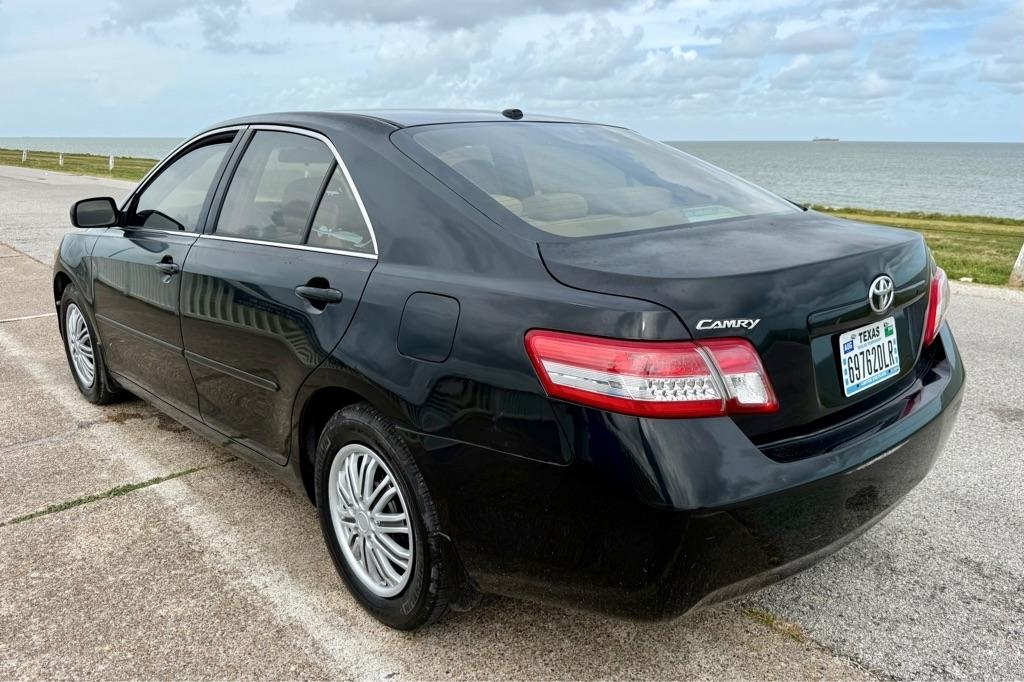 Toyota Camry photo 7