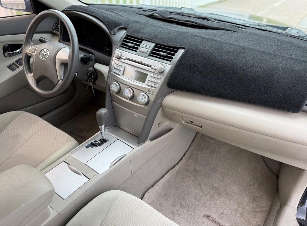 Toyota Camry photo 14