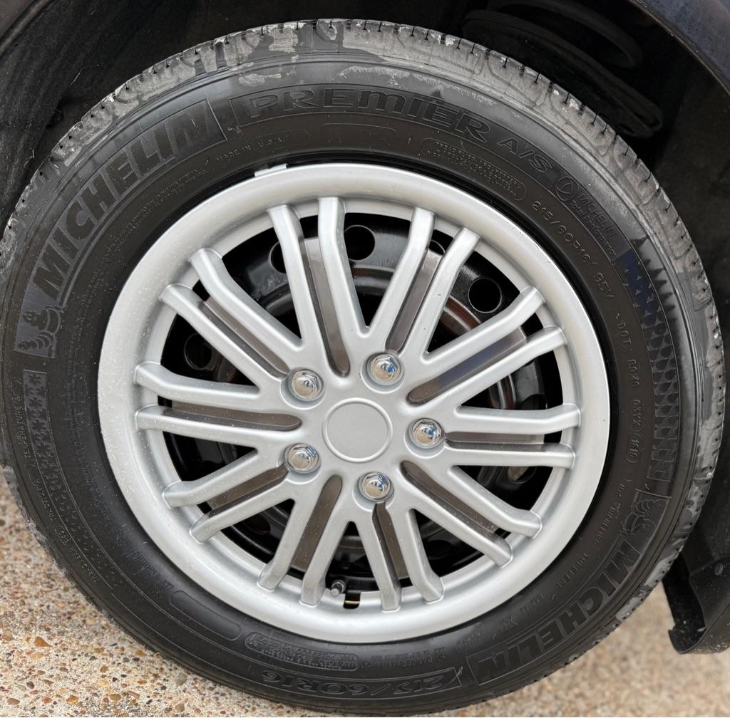 Toyota Camry photo 21