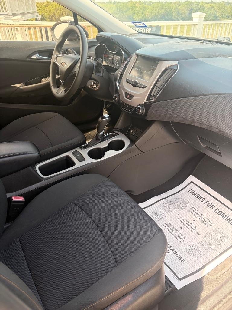 Chevrolet Cruze photo 12