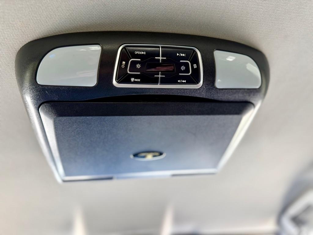 Cadillac SRX photo 21