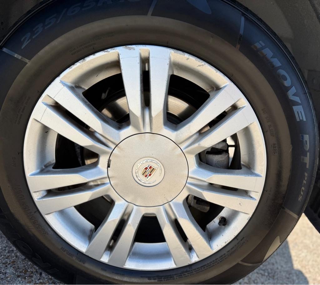 Cadillac SRX photo 26