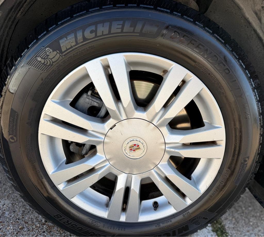 Cadillac SRX photo 27