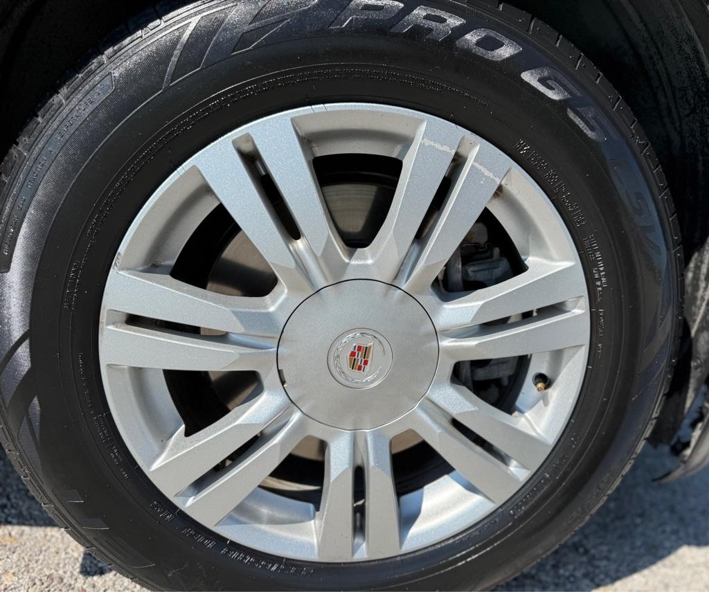 Cadillac SRX photo 28