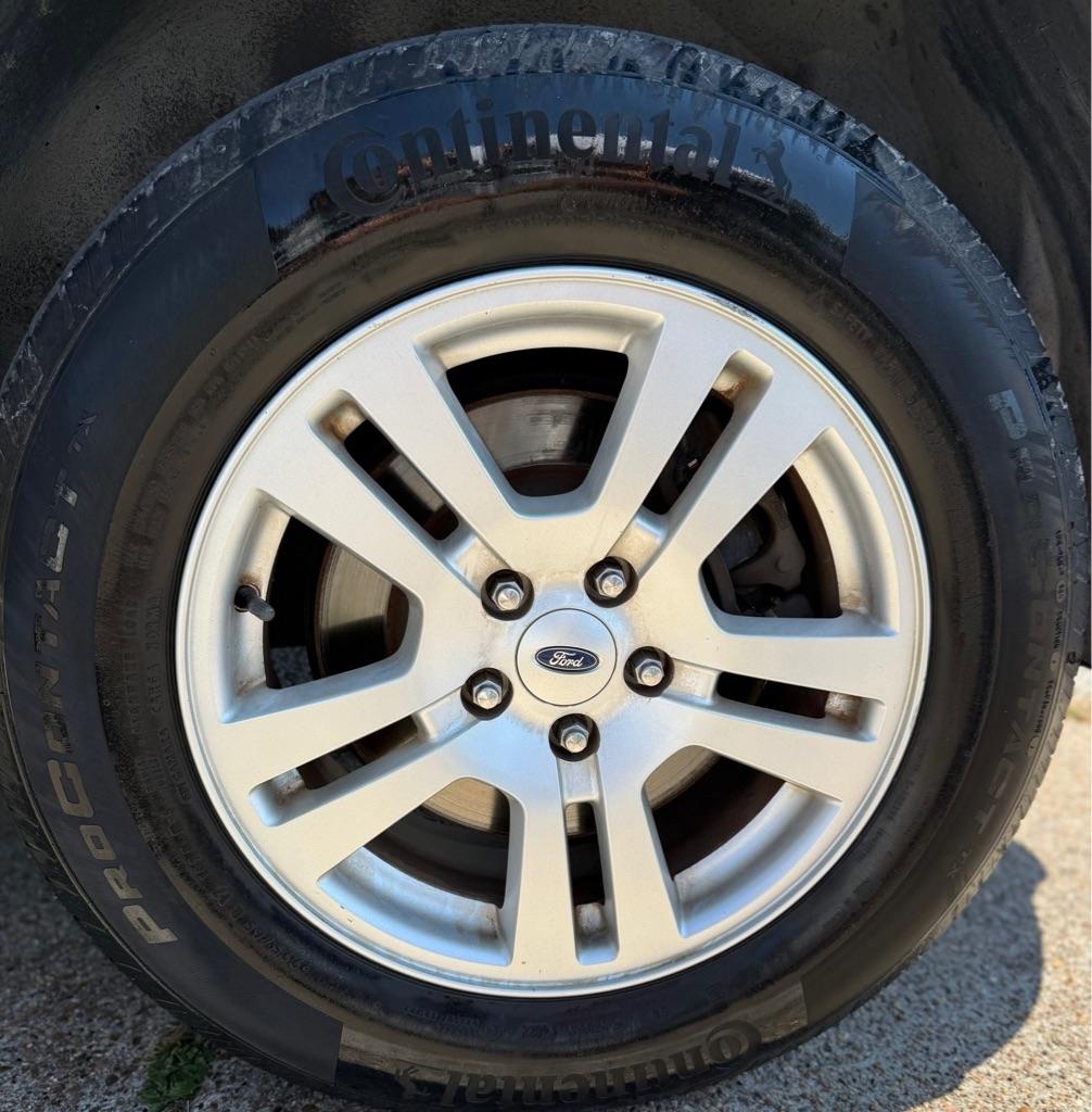 Ford Edge photo 18