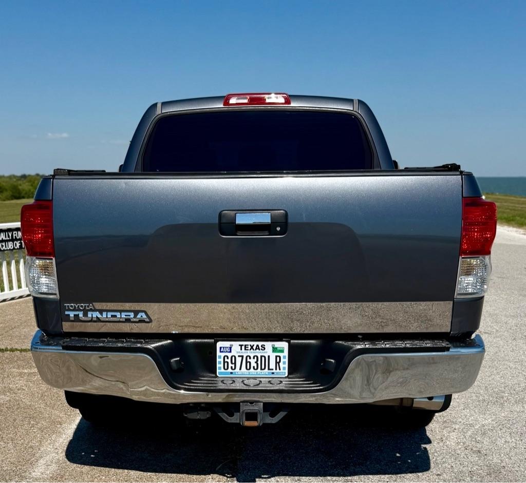 Toyota Tundra photo 6