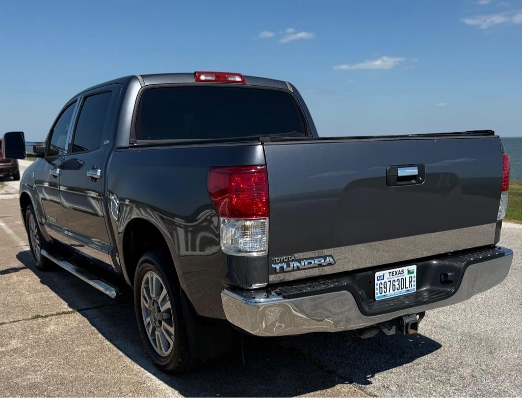 Toyota Tundra photo 7