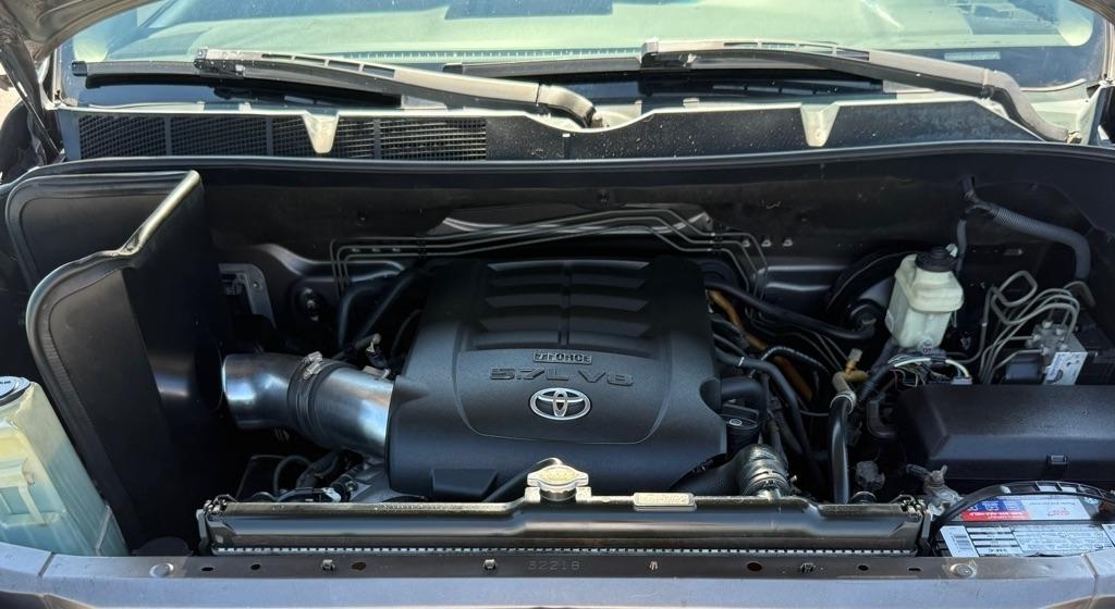 Toyota Tundra photo 18