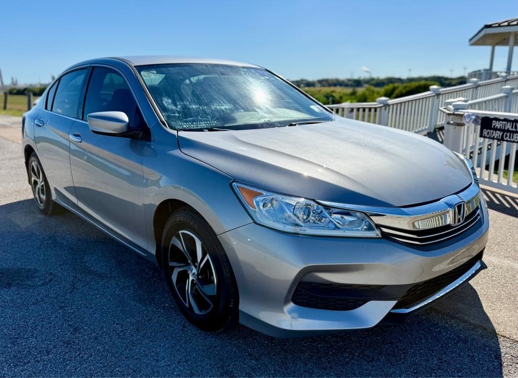 Honda Accord photo 3