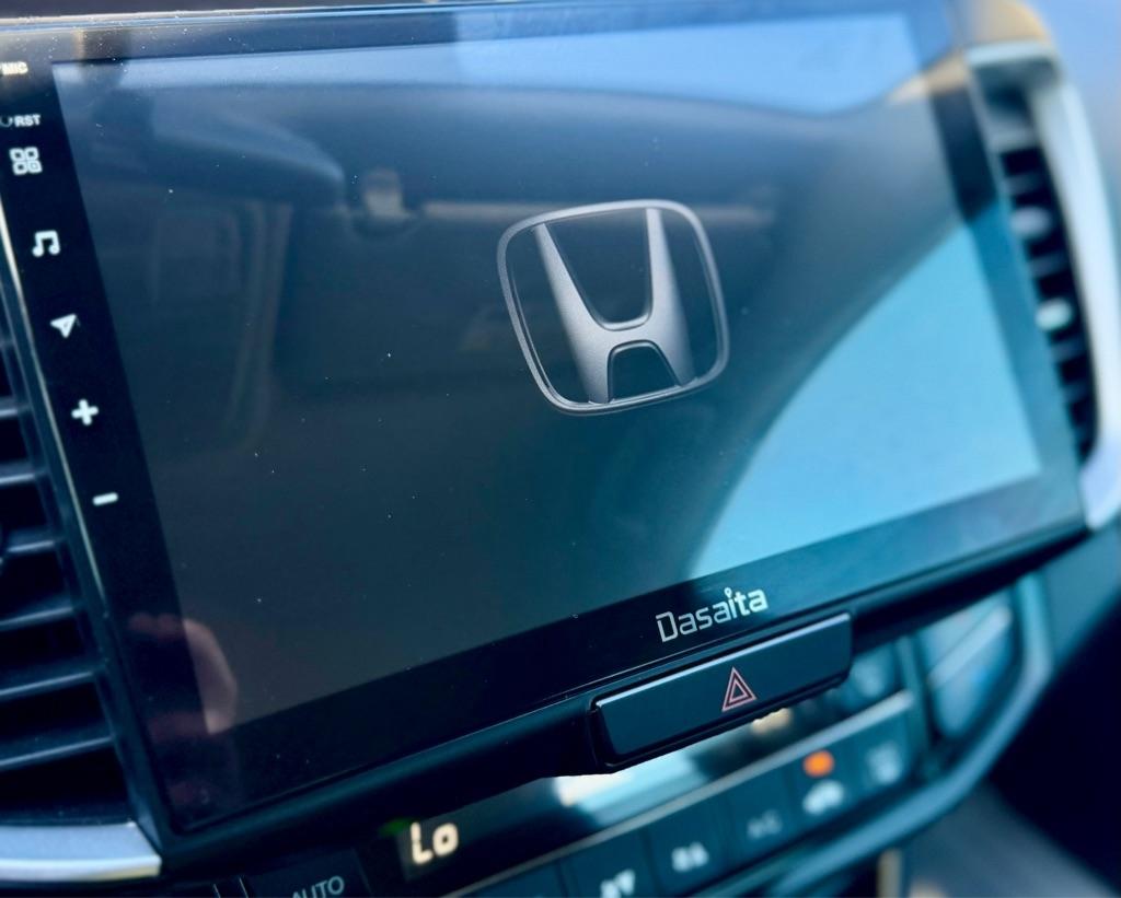 Honda Accord photo 11