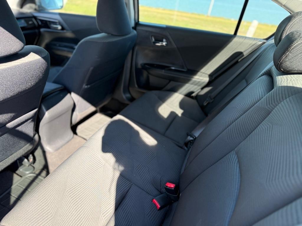 Honda Accord photo 15