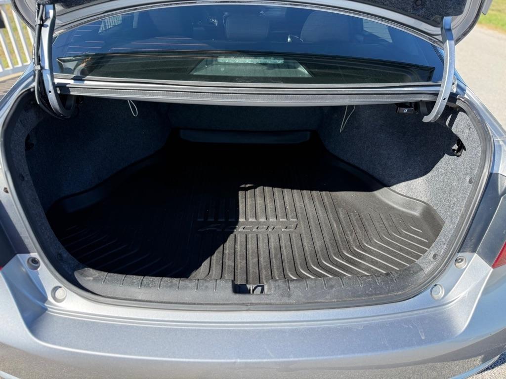 Honda Accord photo 16