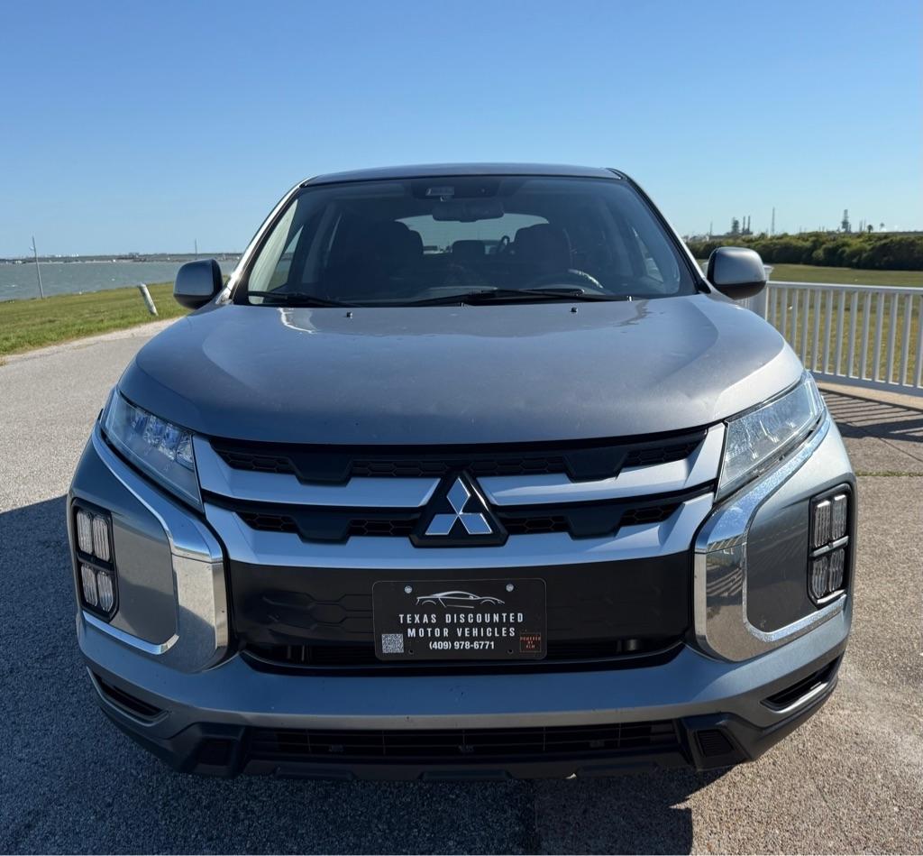 Mitsubishi Outlander Sport photo 2