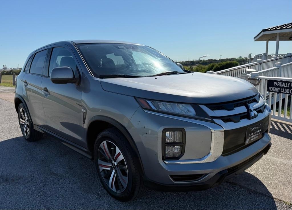 Mitsubishi Outlander Sport photo 3