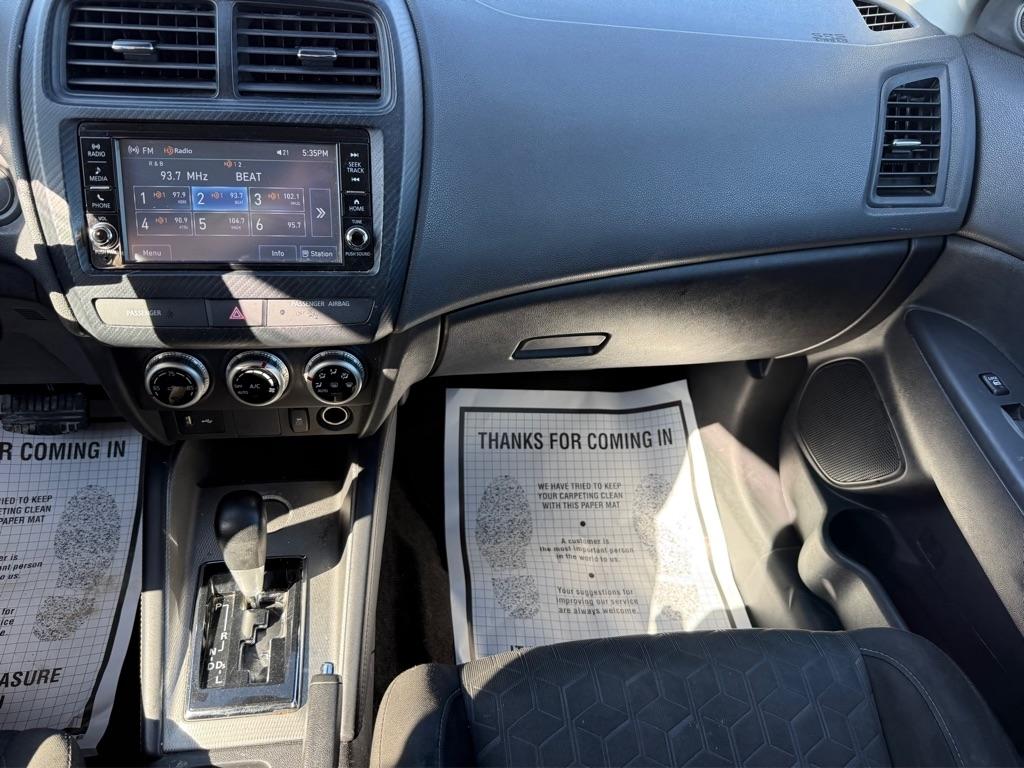 Mitsubishi Outlander Sport photo 10