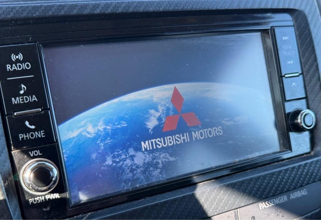 Mitsubishi Outlander Sport photo 12